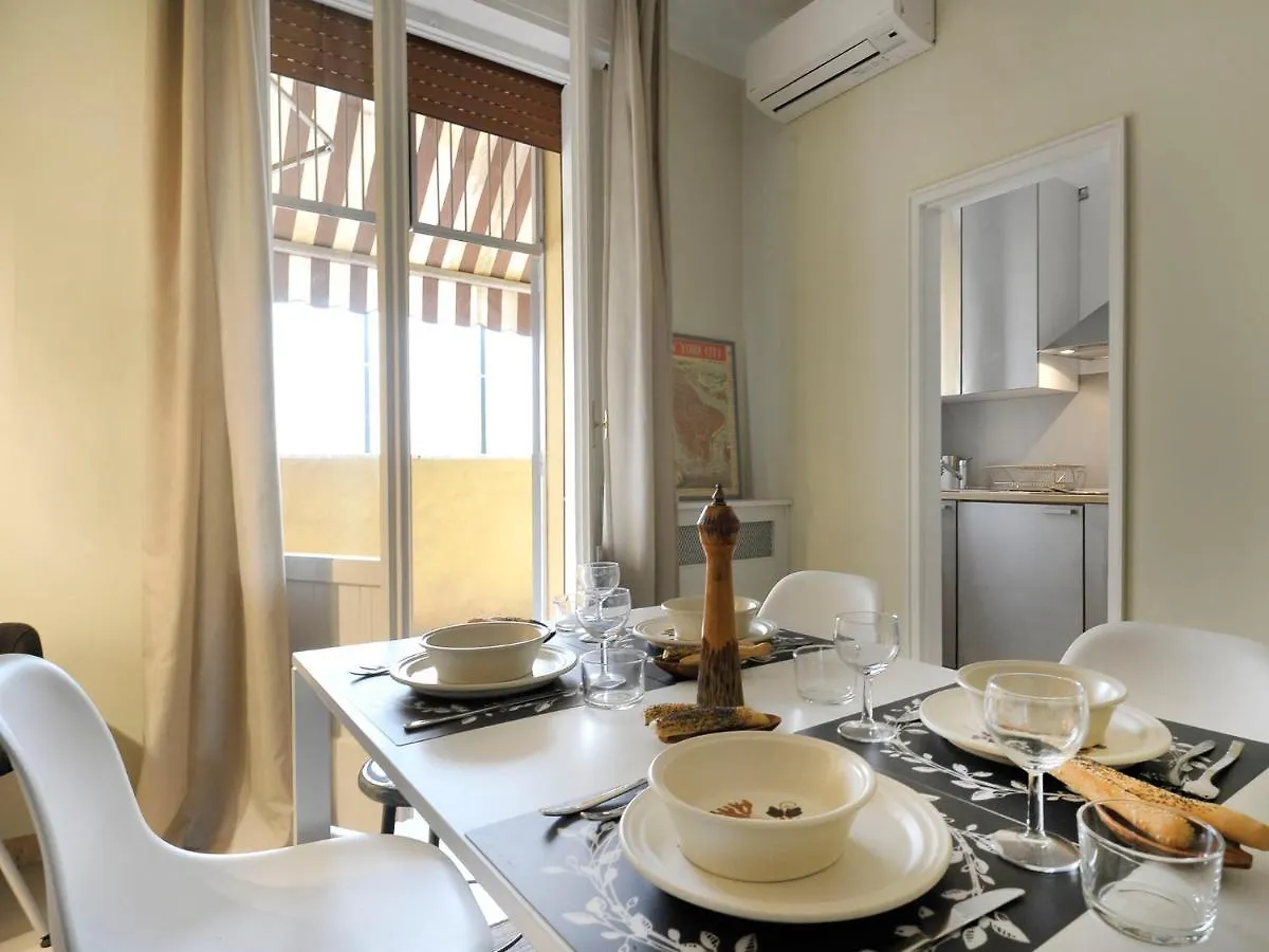 Ur-Nest Borgo Apartment Bologna 0*,